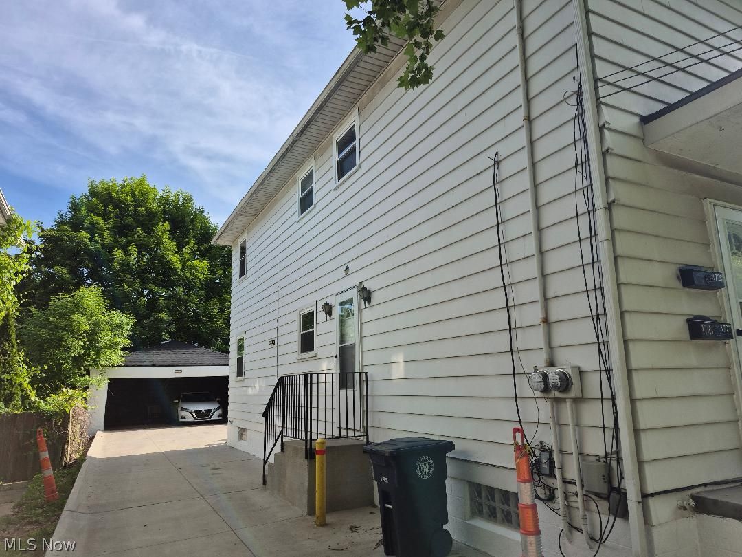 1727-1729 Shatto Avenue Akron OH 44313