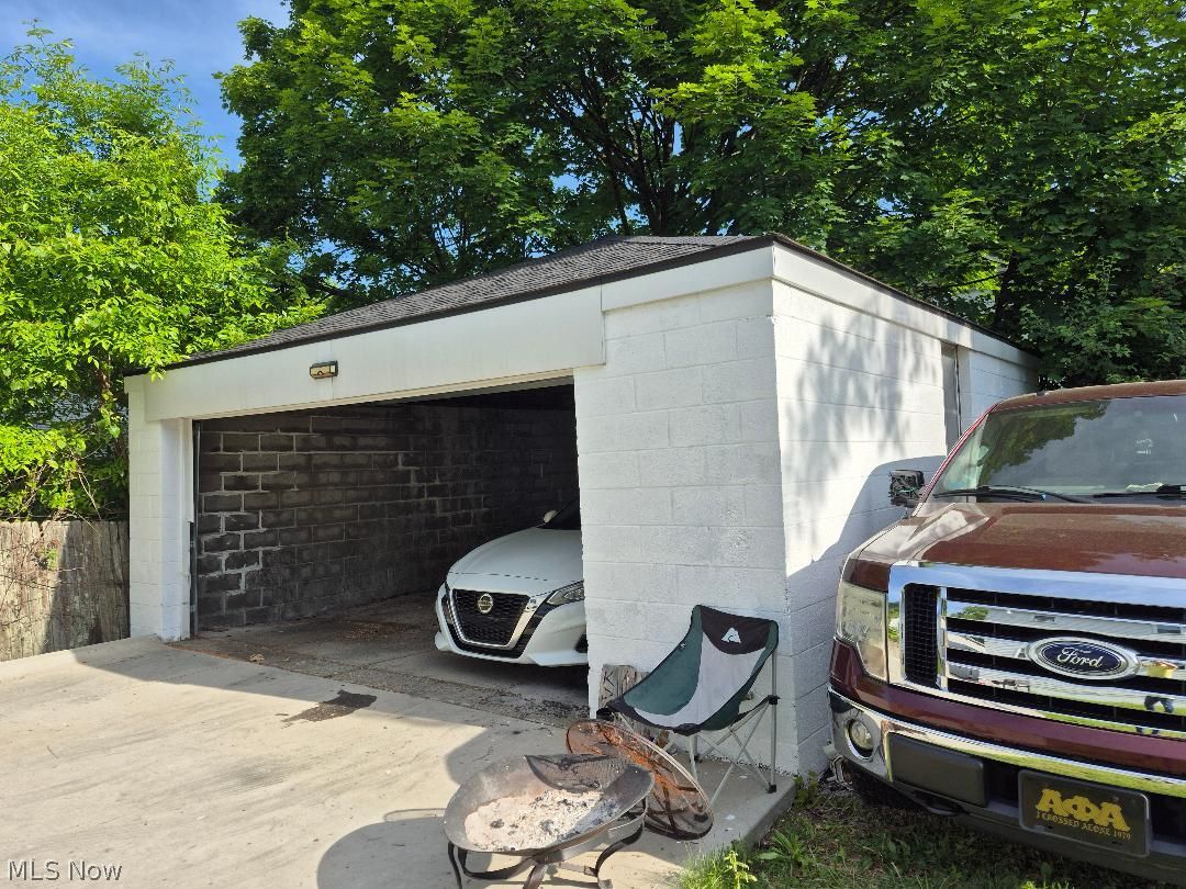 1727-1729 Shatto Avenue Akron OH 44313