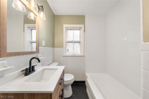 19208 Chagrin Shaker Heights OH 44122