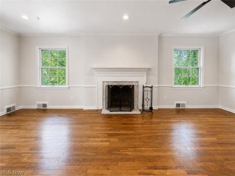 19208 Chagrin Shaker Heights OH 44122