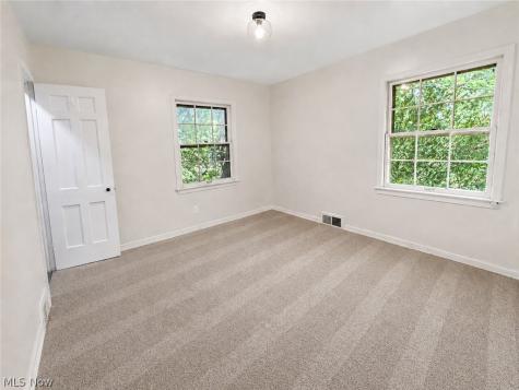 19208 Chagrin Shaker Heights OH 44122