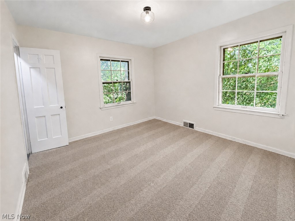 19208 Chagrin Shaker Heights OH 44122