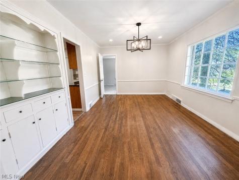 19208 Chagrin Shaker Heights OH 44122