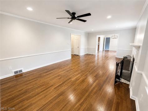 19208 Chagrin Shaker Heights OH 44122