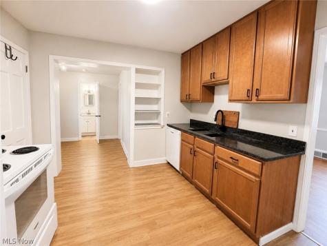 19208 Chagrin Shaker Heights OH 44122