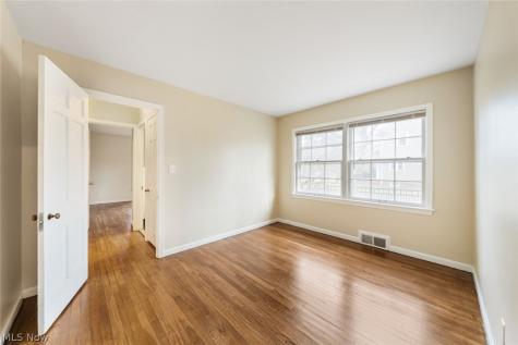 19208 Chagrin Shaker Heights OH 44122