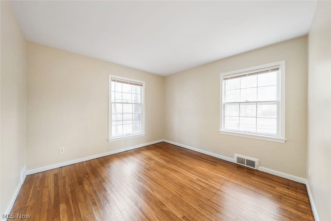 19208 Chagrin Shaker Heights OH 44122
