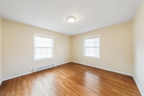 19208 Chagrin Shaker Heights OH 44122