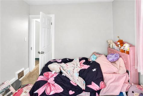 4067 E 143rd Street Cleveland OH 44128