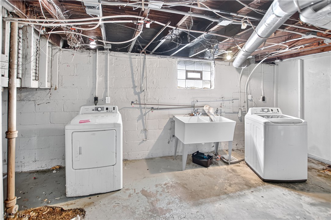 4067 E 143rd Street Cleveland OH 44128