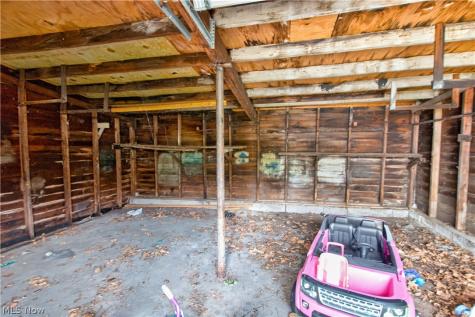 4067 E 143rd Street Cleveland OH 44128