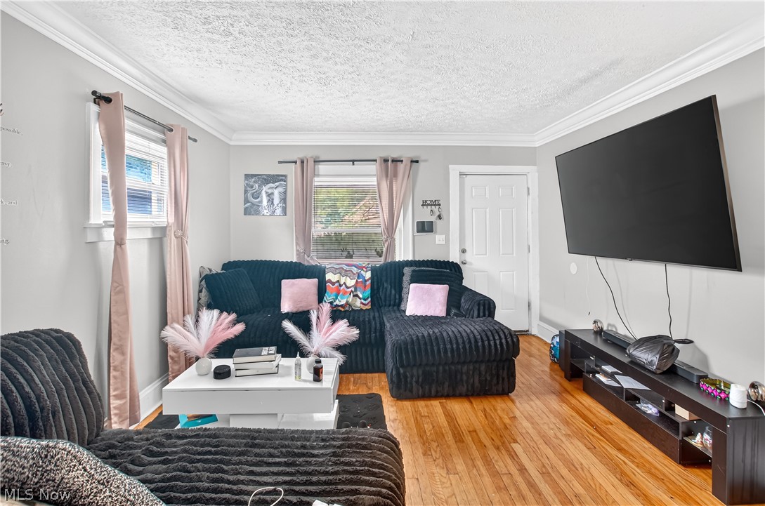 4067 E 143rd Street Cleveland OH 44128