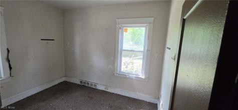 9110 Jeffries Avenue Cleveland OH 44105