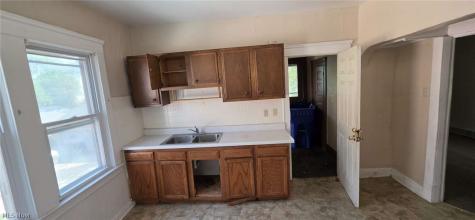 9110 Jeffries Avenue Cleveland OH 44105