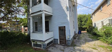 9110 Jeffries Avenue Cleveland OH 44105