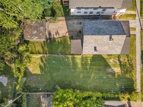 13012 Austin Avenue Cleveland OH 44108