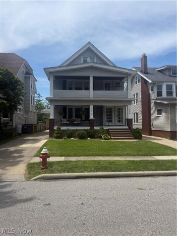 1274 Bonnieview Avenue Lakewood OH 44107