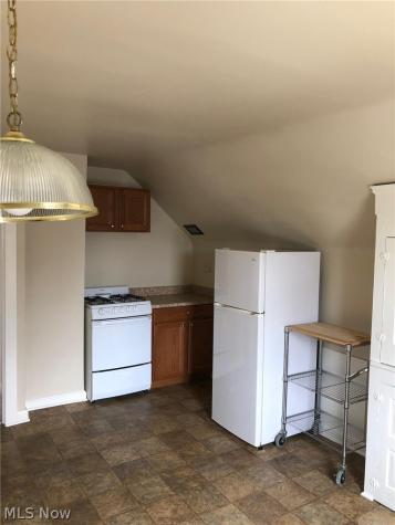 1274 Bonnieview Avenue Lakewood OH 44107