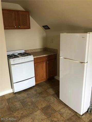 1274 Bonnieview Avenue Lakewood OH 44107