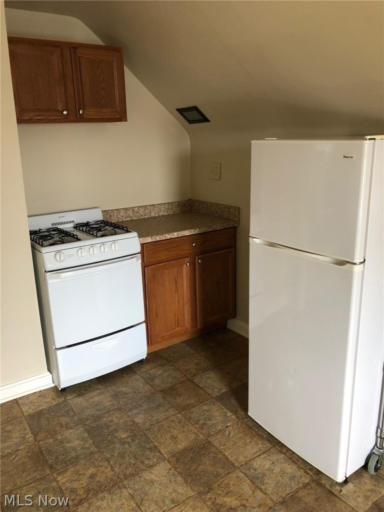 1274 Bonnieview Avenue Lakewood OH 44107