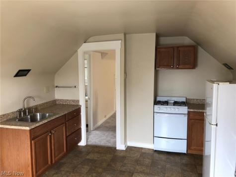 1274 Bonnieview Avenue Lakewood OH 44107