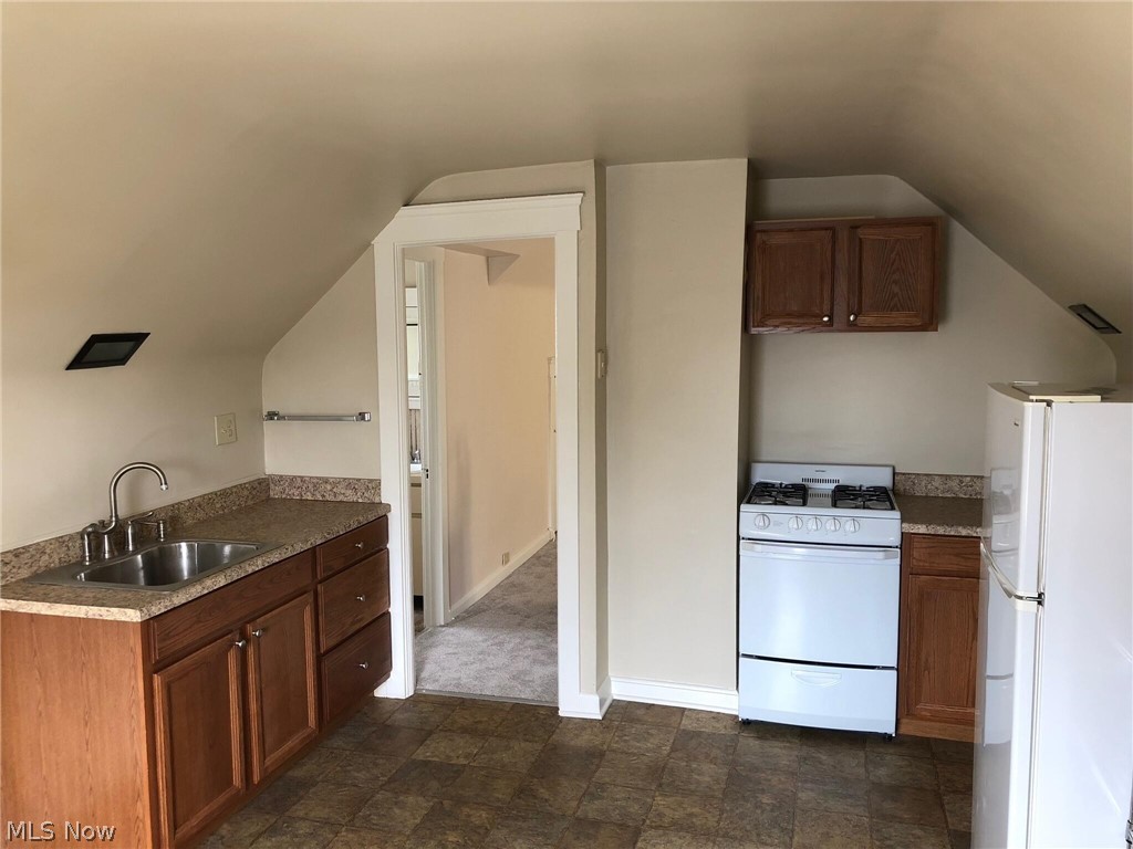 1274 Bonnieview Avenue Lakewood OH 44107