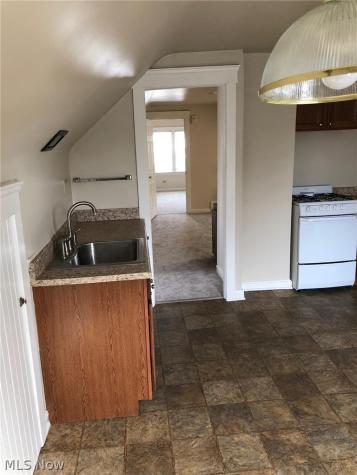 1274 Bonnieview Avenue Lakewood OH 44107