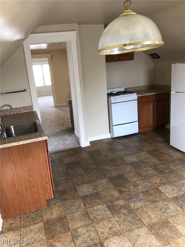 1274 Bonnieview Avenue Lakewood OH 44107