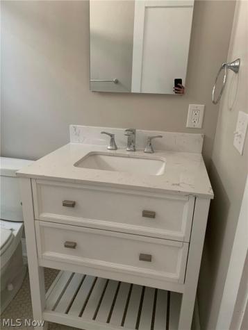 1274 Bonnieview Avenue Lakewood OH 44107
