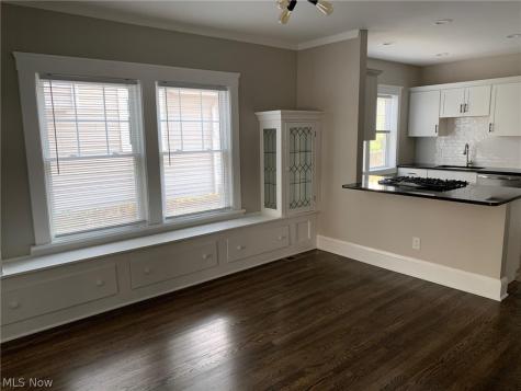 1274 Bonnieview Avenue Lakewood OH 44107