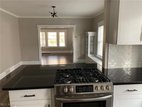 1274 Bonnieview Avenue Lakewood OH 44107