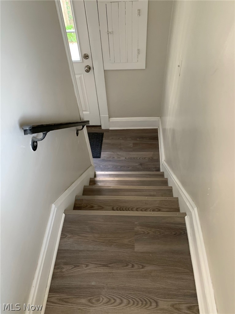 1274 Bonnieview Avenue Lakewood OH 44107