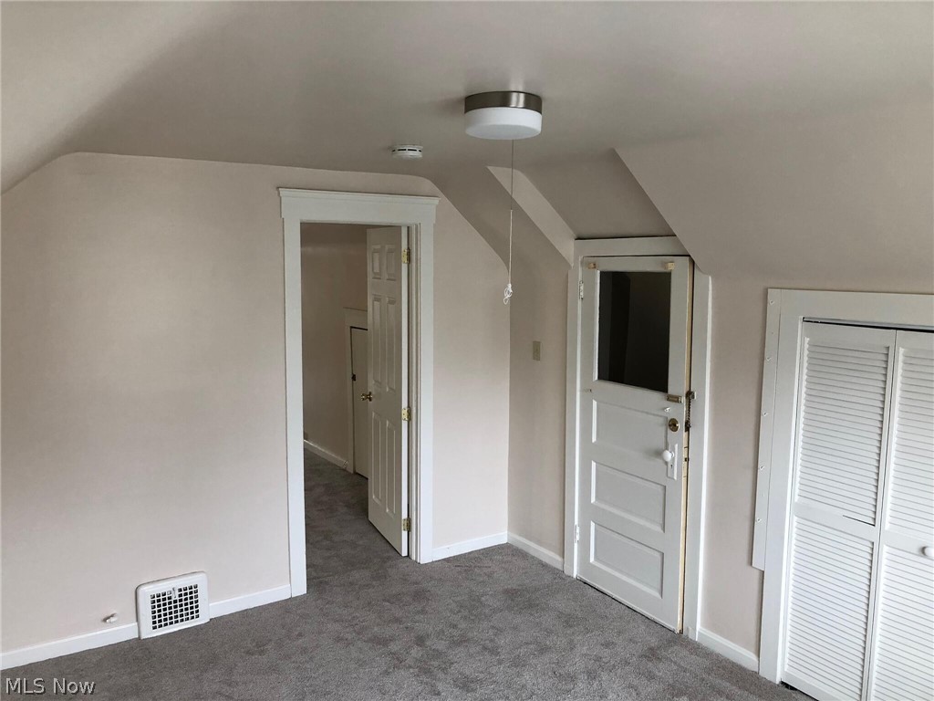 1274 Bonnieview Avenue Lakewood OH 44107