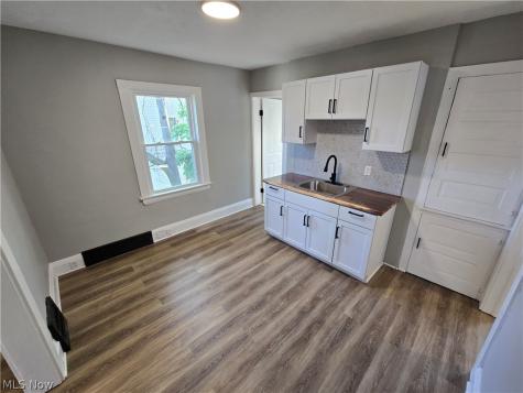 15788 Mandalay Avenue Cleveland OH 44110