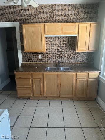 452 -454 E 149th Street Cleveland OH 44110