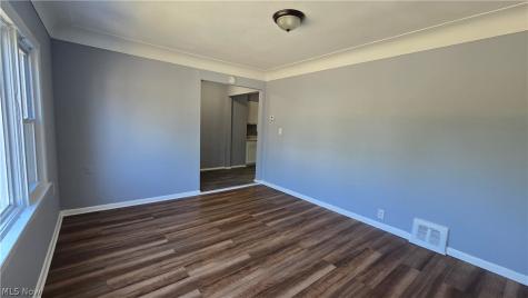 810 E 157th Street Cleveland OH 44110