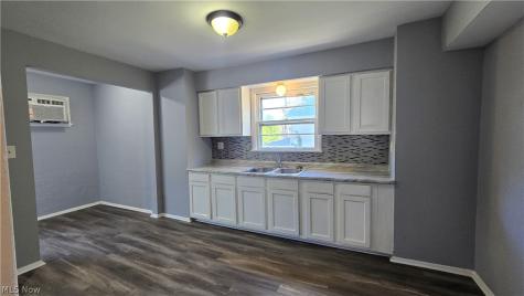 810 E 157th Street Cleveland OH 44110