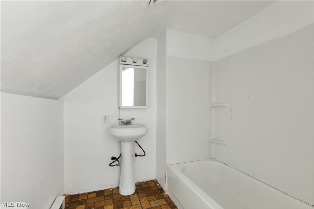 851 Paxton Road Cleveland OH 44108