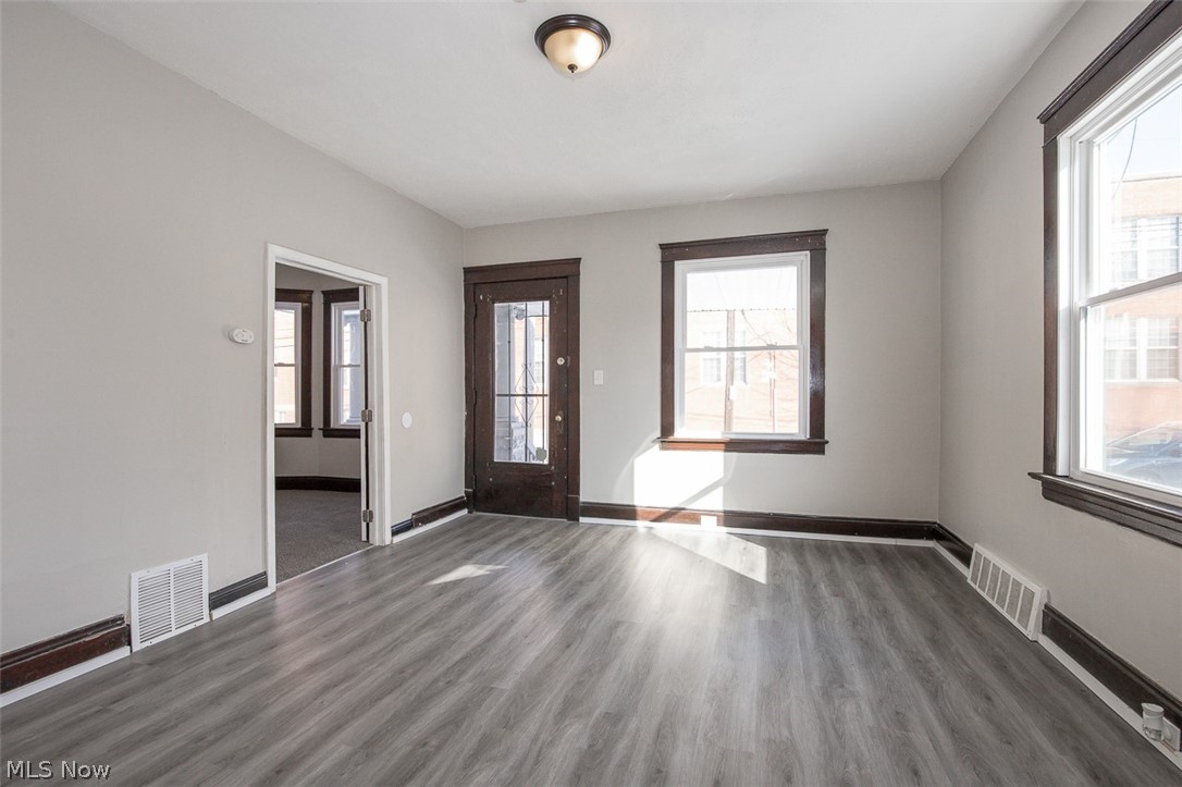 6914 Polonia Avenue Cleveland OH 44105