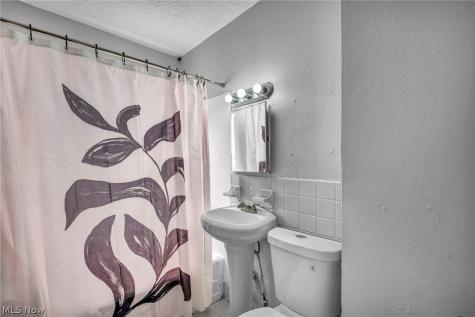 4444 W 51st Street Cleveland OH 44144