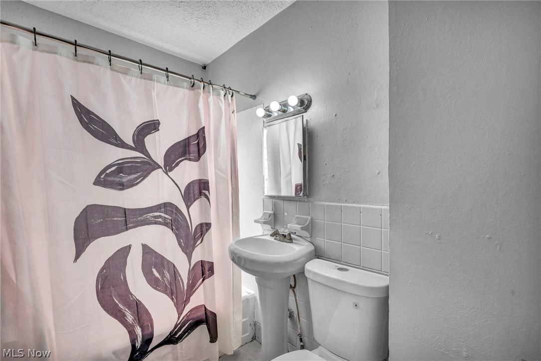 4444 W 51st Street Cleveland OH 44144