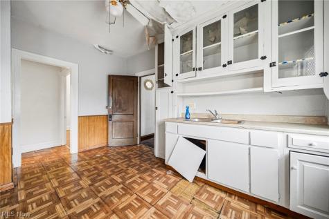 4697 E 85th Street Garfield Heights OH 44125