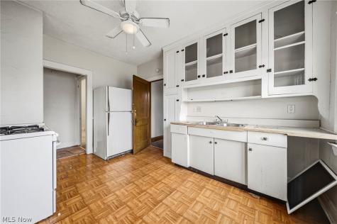 4697 E 85th Street Garfield Heights OH 44125