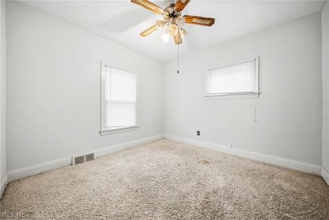 4697 E 85th Street Garfield Heights OH 44125