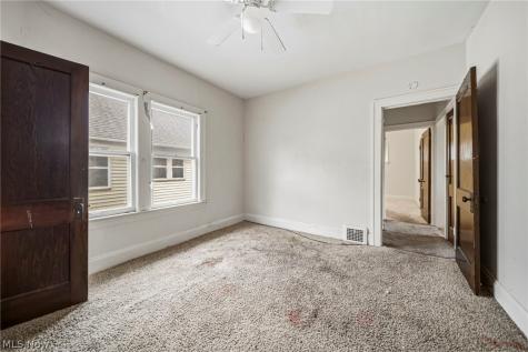 4697 E 85th Street Garfield Heights OH 44125