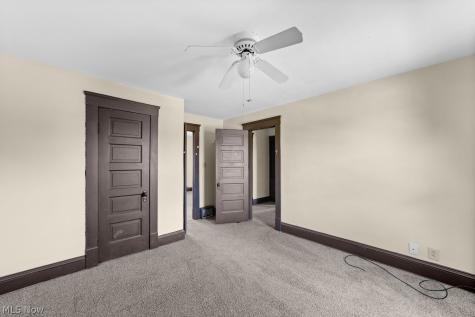 5977 Ridge Road Parma OH 44129