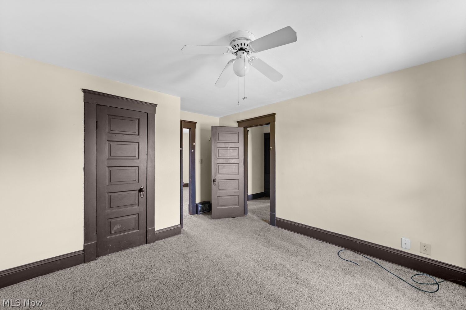 5977 Ridge Road Parma OH 44129