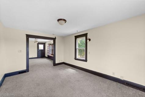 5977 Ridge Road Parma OH 44129