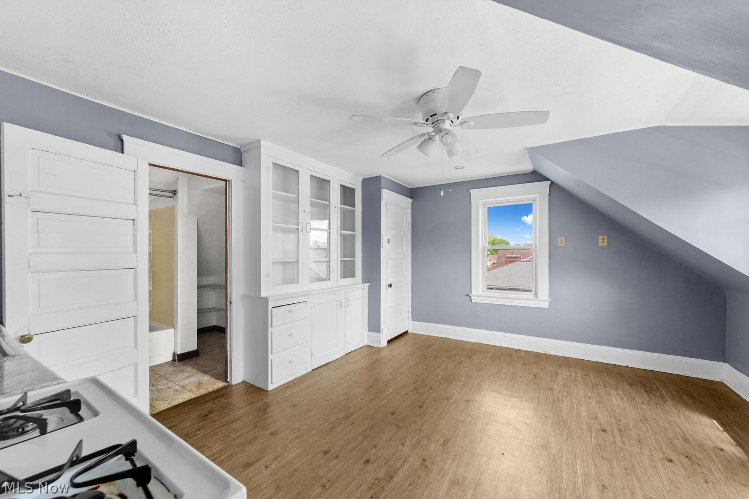 5977 Ridge Road Parma OH 44129