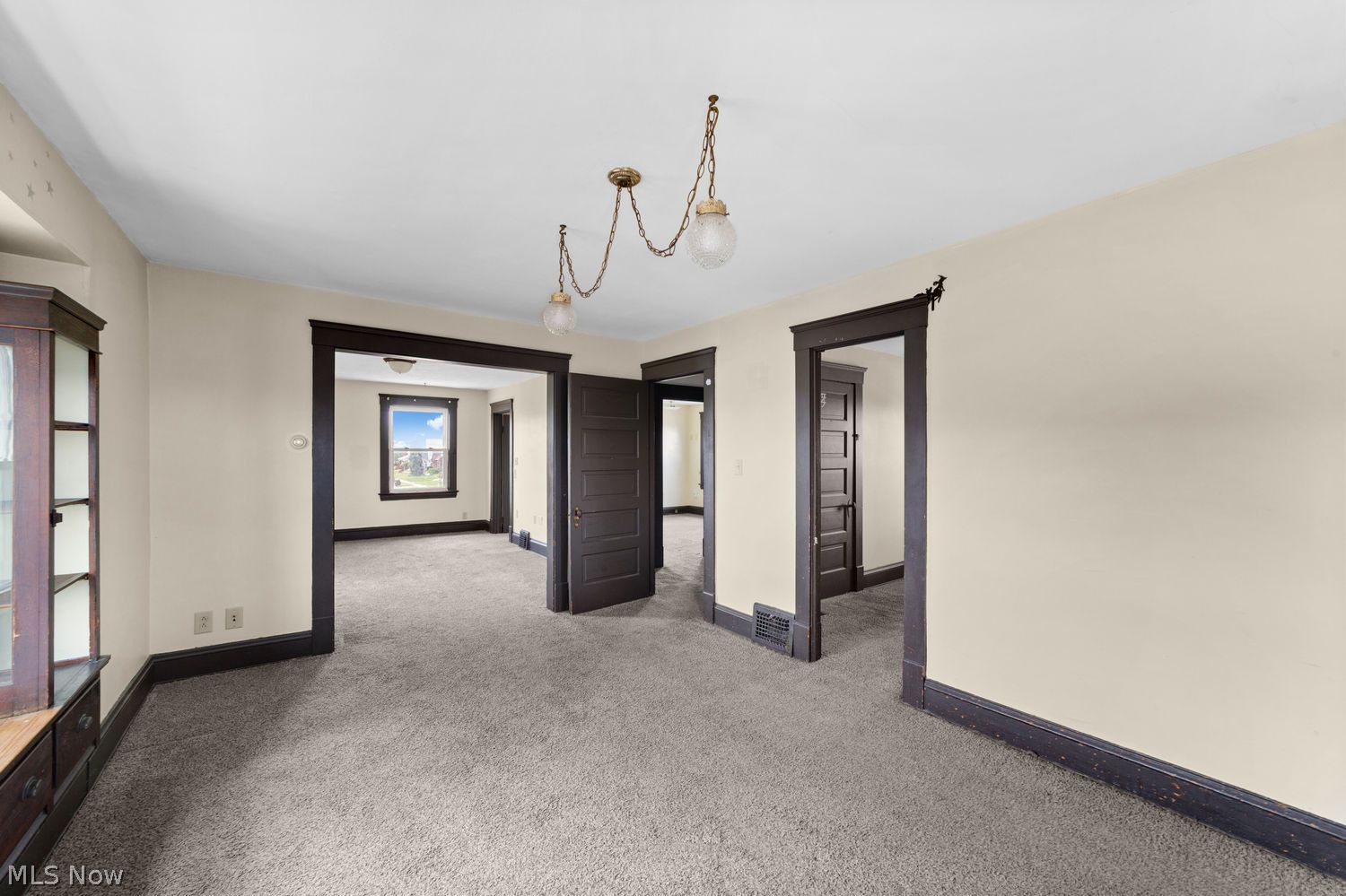 5977 Ridge Road Parma OH 44129